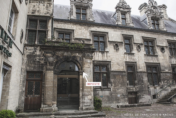Imposte de l'Hôtel de Than à Caen Imposte